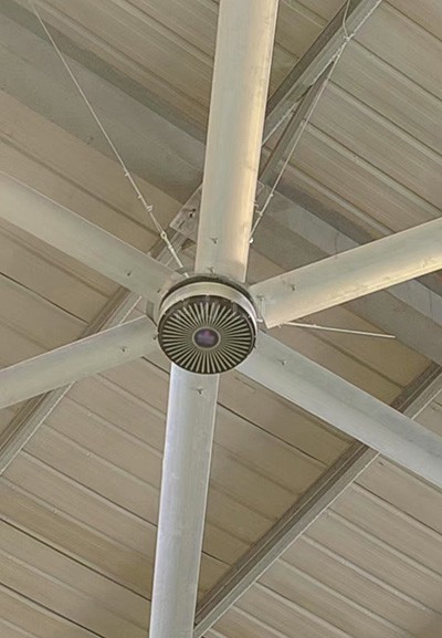 傳統(tǒng)工業(yè)大風(fēng)扇和永磁同步電機(jī)風(fēng)扇對比